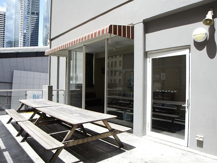 Hostel Base Brisbane Embassy Exterior foto